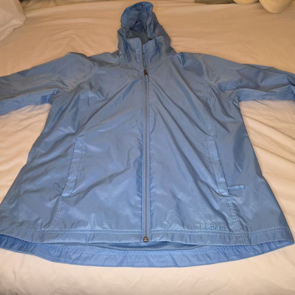 L.L.Bean Women's M Reg Hooded Rain Jacket Light Blue Nylon Mesh Lined Full Zip